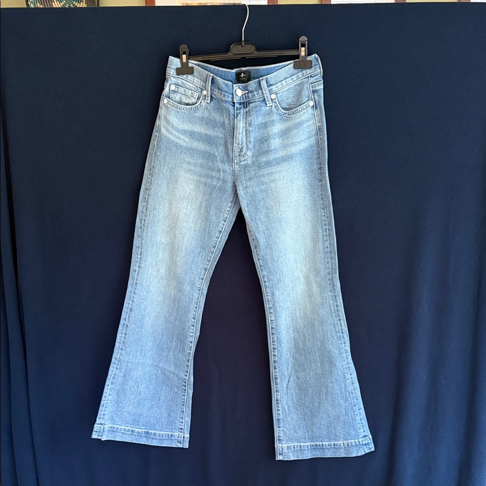 7 For All Mankind tailorless dojo in light wash size 29.
